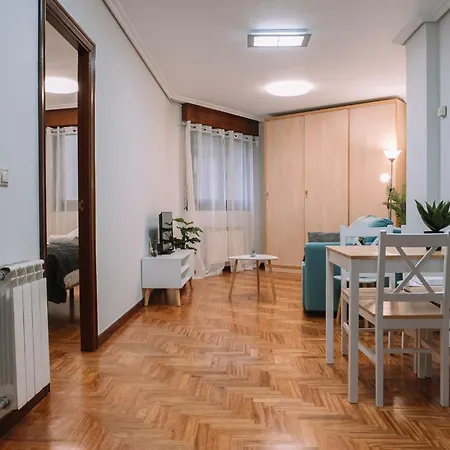 Centrico Y Acogedor En By דירה